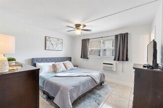 3230 NE 13th St in Pompano Beach, FL - Foto de edificio - Building Photo