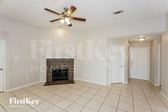 1000 High Crest Dr in Azle, TX - Building Photo - Building Photo