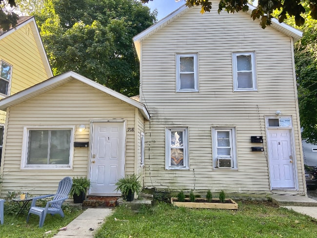 918 Watson St SW, Unit 2 in Grand Rapids, MI - Foto de edificio - Building Photo