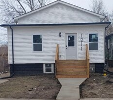 1211 Rutledge St, Unit 2 in Gary, IN - Building Photo