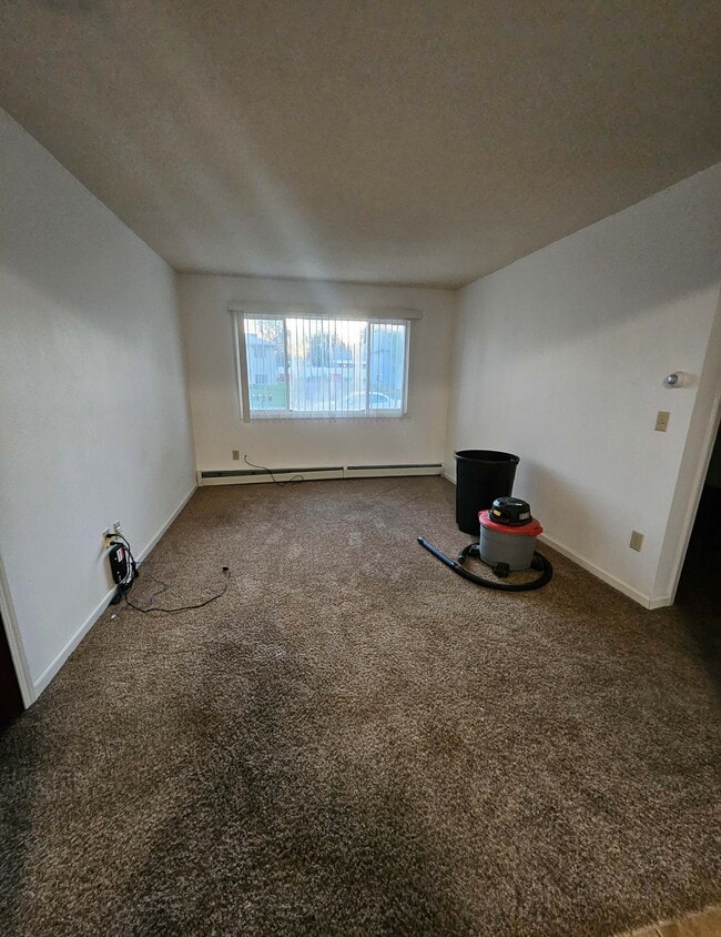 1825 5th St SE, Unit 1 in Minot, ND - Building Photo - Building Photo