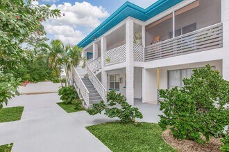 3498 66th St N in St. Petersburg, FL - Foto de edificio - Building Photo