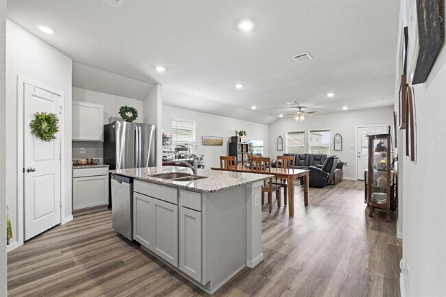 405 Perry Pl in Rockdale, TX - Building Photo - Building Photo