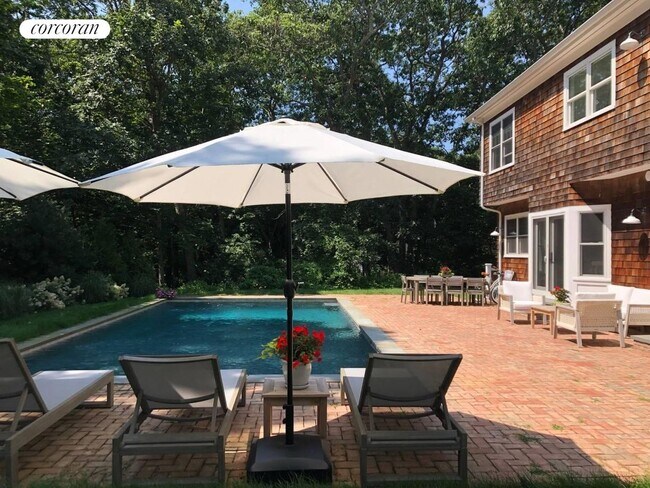 36 Edwards Ave in East Hampton, NY - Building Photo - Building Photo