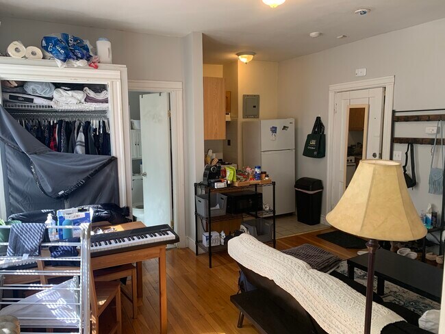 1629 Commonwealth Ave, Unit 18 in Boston, MA - Foto de edificio - Building Photo