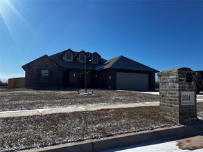 2024 W Flintlock Wy in Mustang, OK - Building Photo - Building Photo