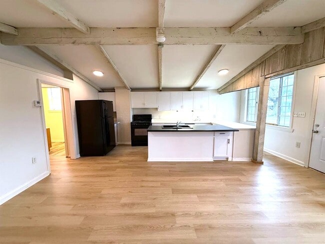 551 E 12th St, Unit 549