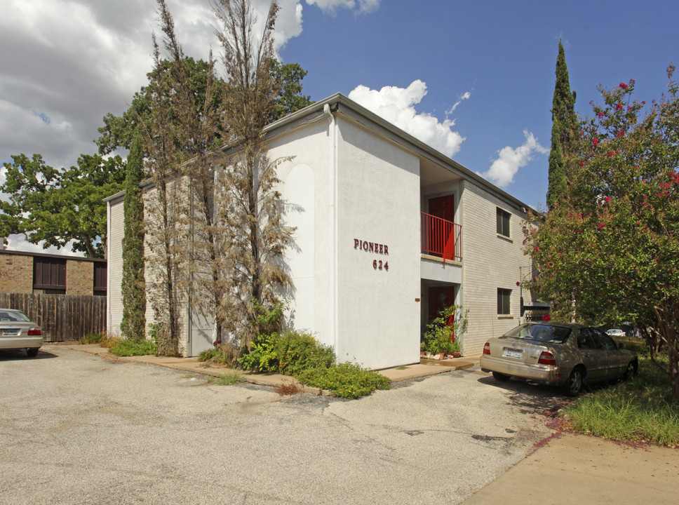 Pioneer Apartments in Austin, TX - Building Photo