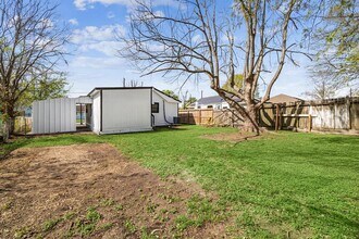 218 E Fayle Ave in Baytown, TX - Building Photo - Building Photo