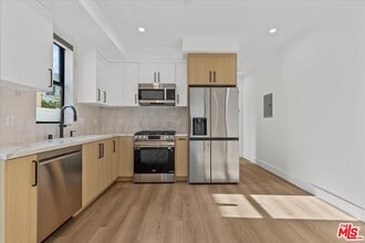4823 Satsuma Ave in Los Angeles, CA - Building Photo - Building Photo