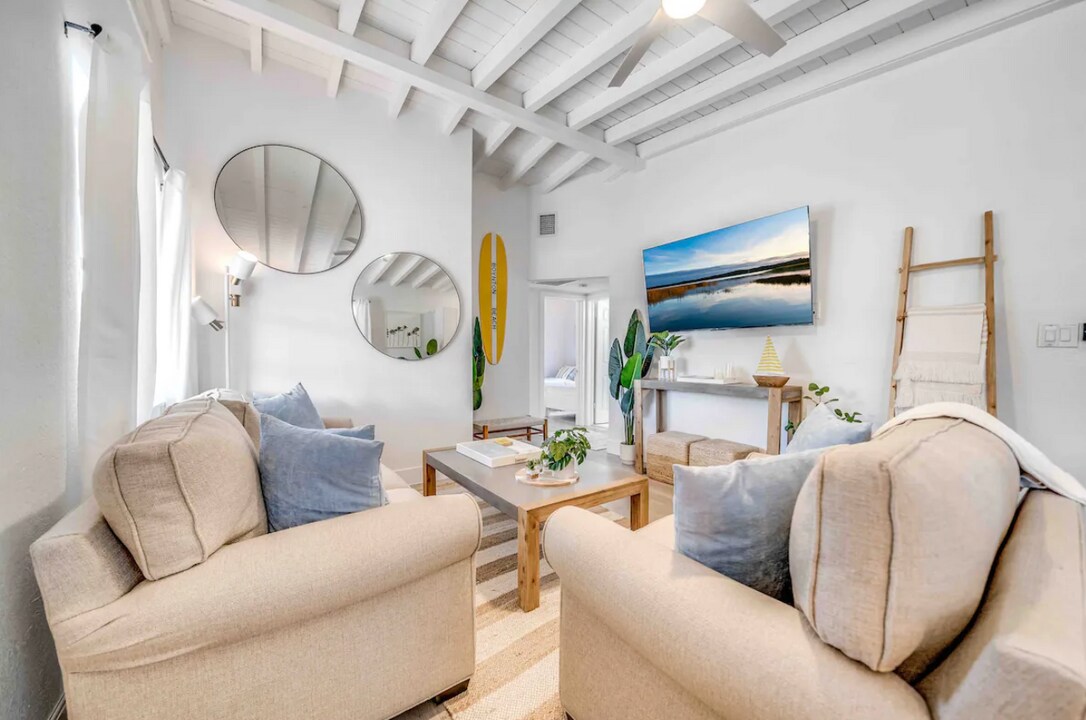 140 SE 9th Ave in Boynton Beach, FL - Foto de edificio