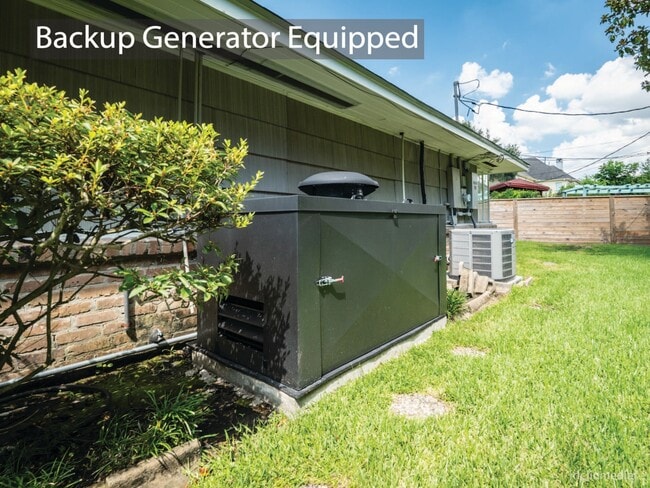 8918 Link Ct in Houston, TX - Building Photo - Building Photo
