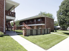 4701-4715 Gladstone St in Lincoln, NE - Building Photo