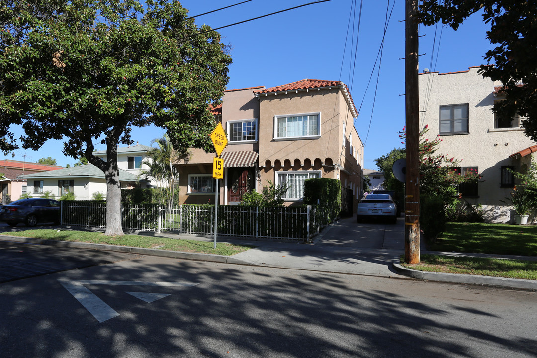 605 E Garfield Ave in Glendale, CA - Building Photo