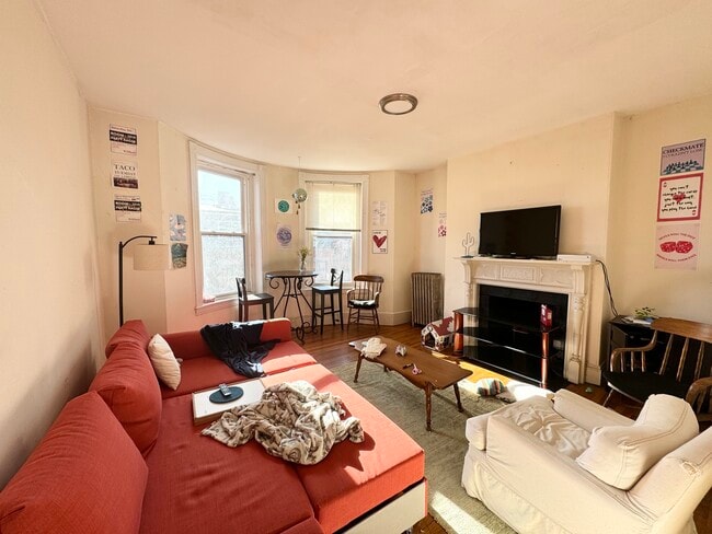 23 Symphony Rd, Unit #4 in Boston, MA - Foto de edificio - Building Photo