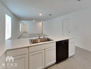 1267 Hackberry Trl in Wilmer, TX - Building Photo - Building Photo
