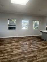 1072 Laguna Ave in Los Angeles, CA - Building Photo - Building Photo