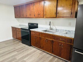 2001 Hicks Rd in Richmond, VA - Building Photo - Building Photo