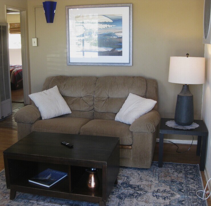 6588 Split Rock Ave in Twentynine Palms, CA - Building Photo