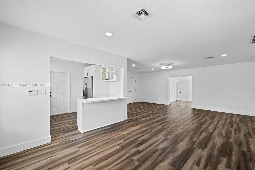 1635 Liberty St in Hollywood, FL - Foto de edificio