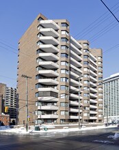 Park Square in Ottawa, ON - Building Photo - Building Photo