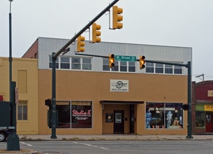 2707-2711 W Broad St in Richmond, VA - Foto de edificio - Building Photo