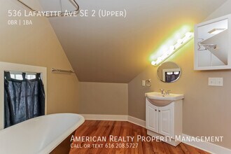 536 Lafayette Ave SE in Grand Rapids, MI - Building Photo - Building Photo