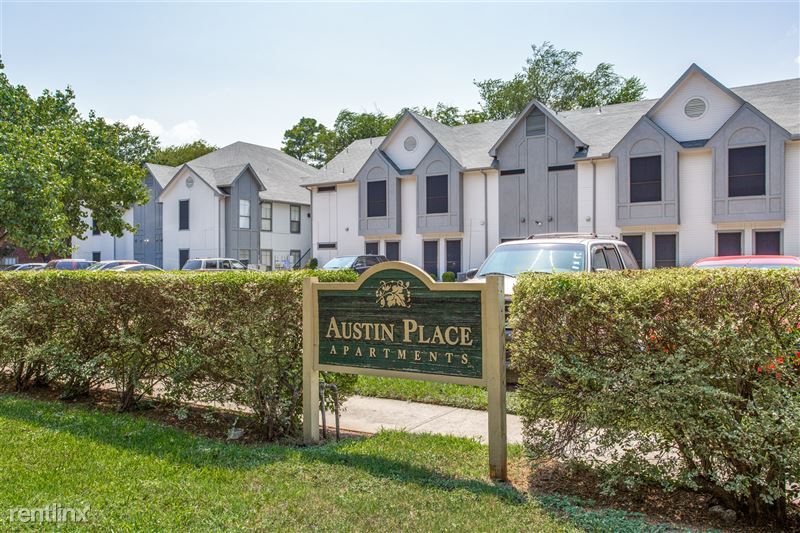 Austin Place in Denton, TX - Foto de edificio