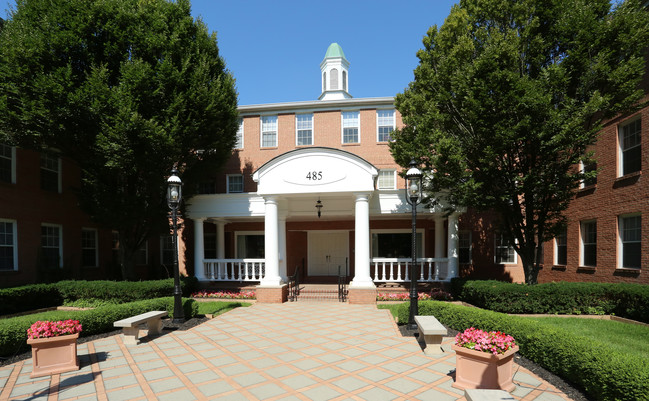 Parkview Arms in Columbus, OH - Building Photo - Building Photo