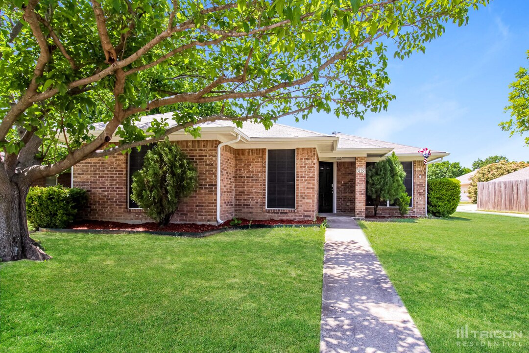 3129 N Bell Ave in Denton, TX - Building Photo