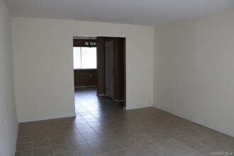 33 Tanager Rd in Monroe, NY - Building Photo - Building Photo