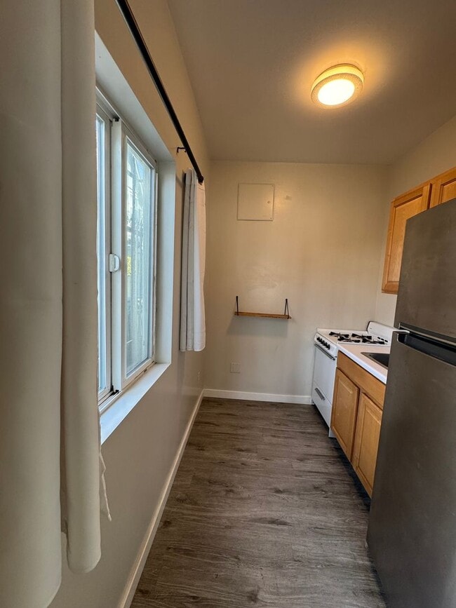 5225 E Ocean Blvd in Long Beach, CA - Building Photo - Building Photo