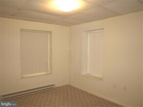 101 E Broad St-Unit -UNIT 7 in Quakertown, PA - Foto de edificio - Building Photo