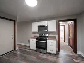 1615 Aurelius St in Pittsburgh, PA - Building Photo - Building Photo