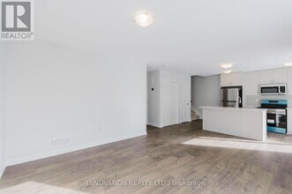 911 Creekway Private in Ottawa, ON - Building Photo - Building Photo
