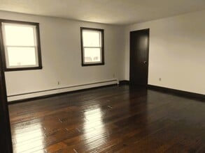 28 Greenwich St in Attleboro, MA - Building Photo - Building Photo