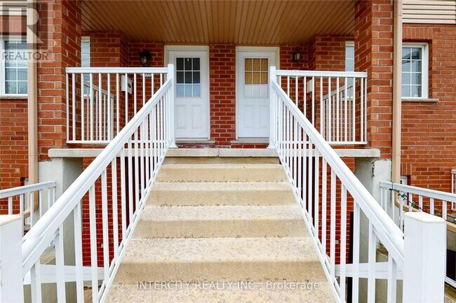 50-50 Howe Dr in Kitchener, ON - Building Photo - Building Photo