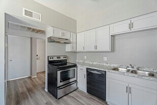 2814 E Marconi Ave in Phoenix, AZ - Building Photo