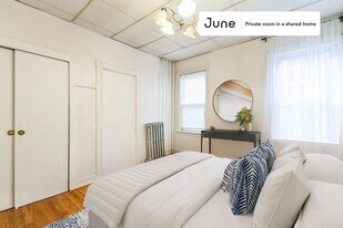 Room in Shared 5 bed/1 bath home in Cambridge, MA - Building Photo