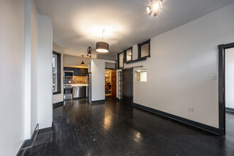 1827 S Racine Ave, Unit 2R in Chicago, IL - Building Photo - Building Photo