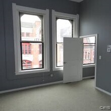 317 S Clinton St in Syracuse, NY - Building Photo - Building Photo