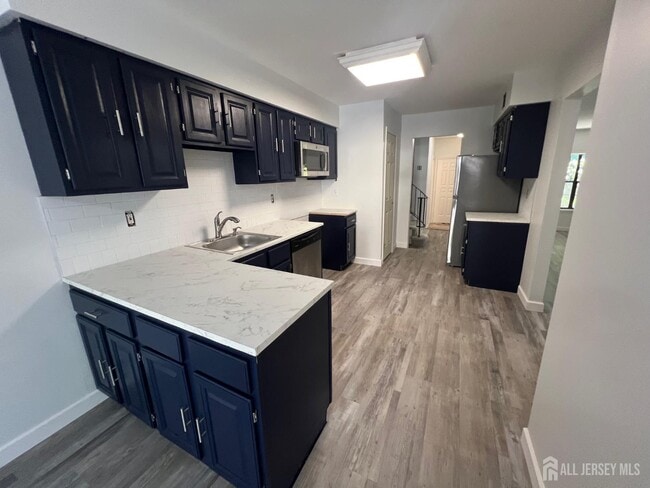 127 Aspen Dr in North Brunswick, NJ - Building Photo - Building Photo
