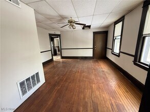 3672 E 48th St in Cleveland, OH - Building Photo - Building Photo