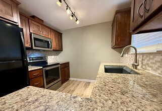 15571 SE Patricia Ct in Milwaukie, OR - Building Photo - Building Photo