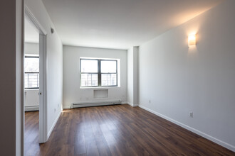 2065-2067 Ryer Avenue in Bronx, NY - Building Photo - Interior Photo