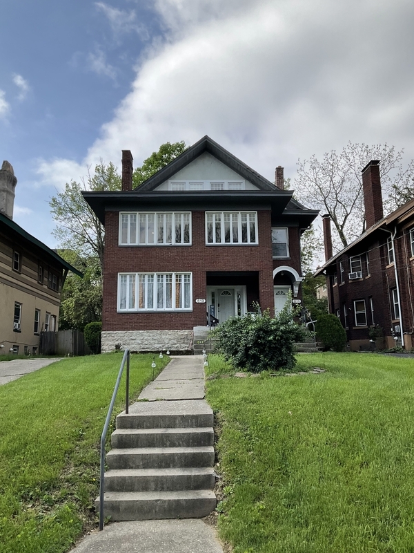 611 E Mitchell Ave in Cincinnati, OH - Building Photo - Building Photo