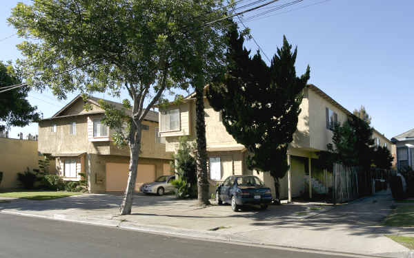 117-119 N Sierra Vista St in Monterey Park, CA - Building Photo