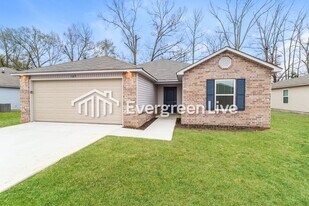 165 Meadow Dr in Beebe, AR - Building Photo