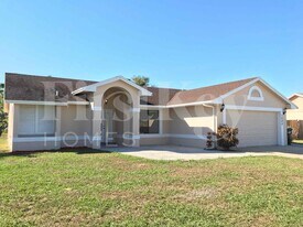 7840 Anbury Ct in Orlando, FL - Building Photo