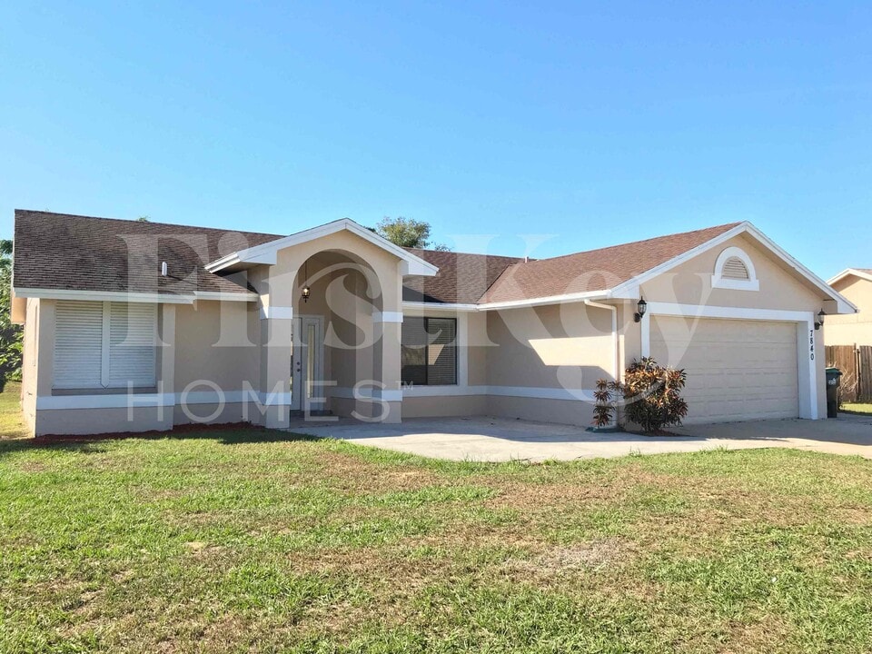 7840 Anbury Ct in Orlando, FL - Foto de edificio